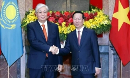 Il presidente del Kazakistan in visita in Vietnam