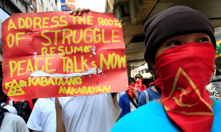 Duterte rompe i negoziati e dichiara la “guerra totale”: il punto di vista dei comunisti filippini
